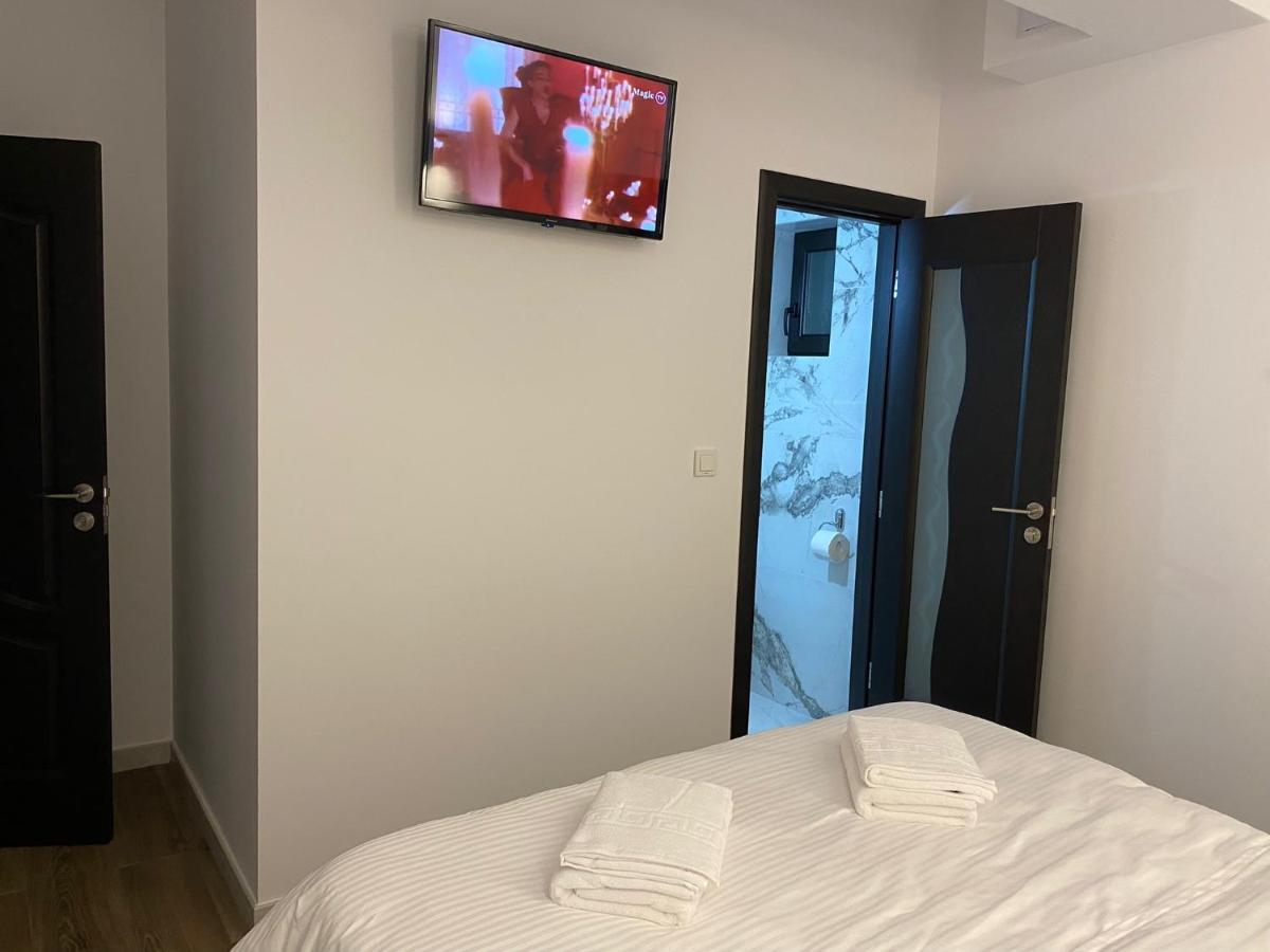 Отель Modern House Сигету-Мармацией Экстерьер фото